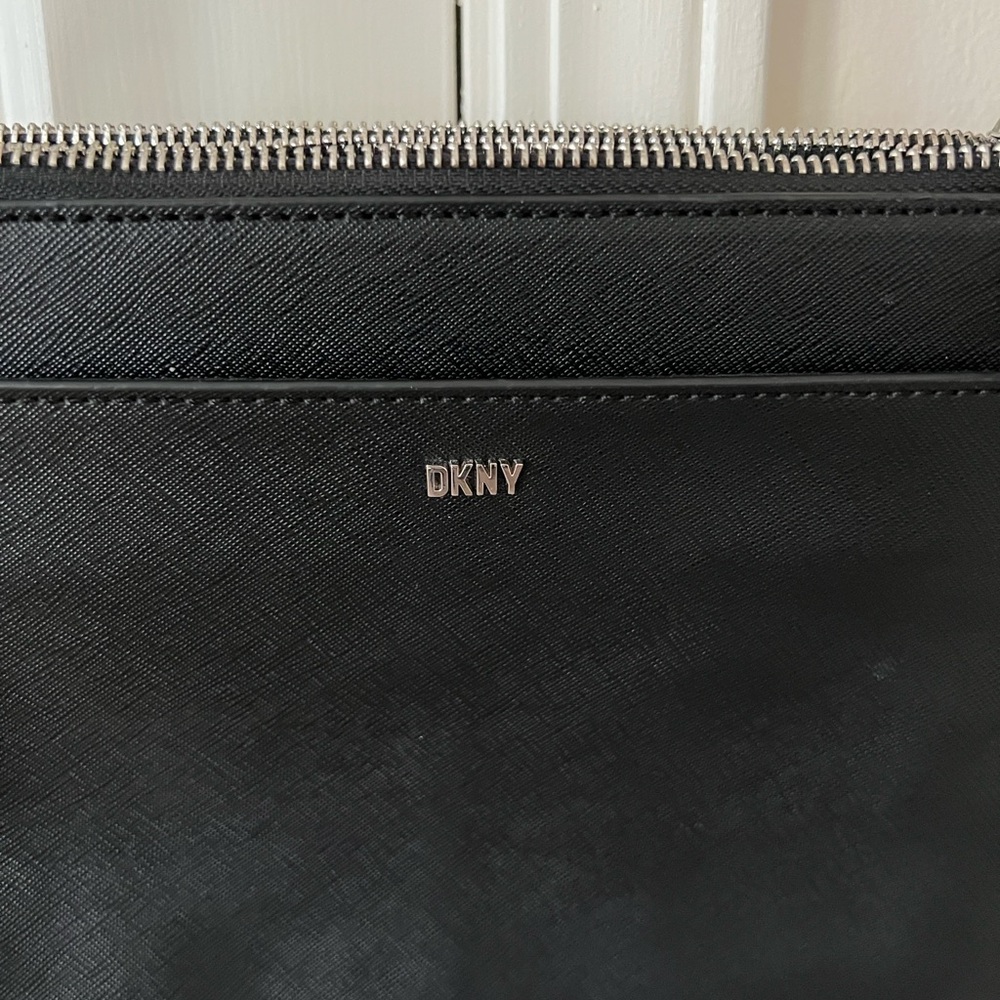 NWOT DKNY crossbody